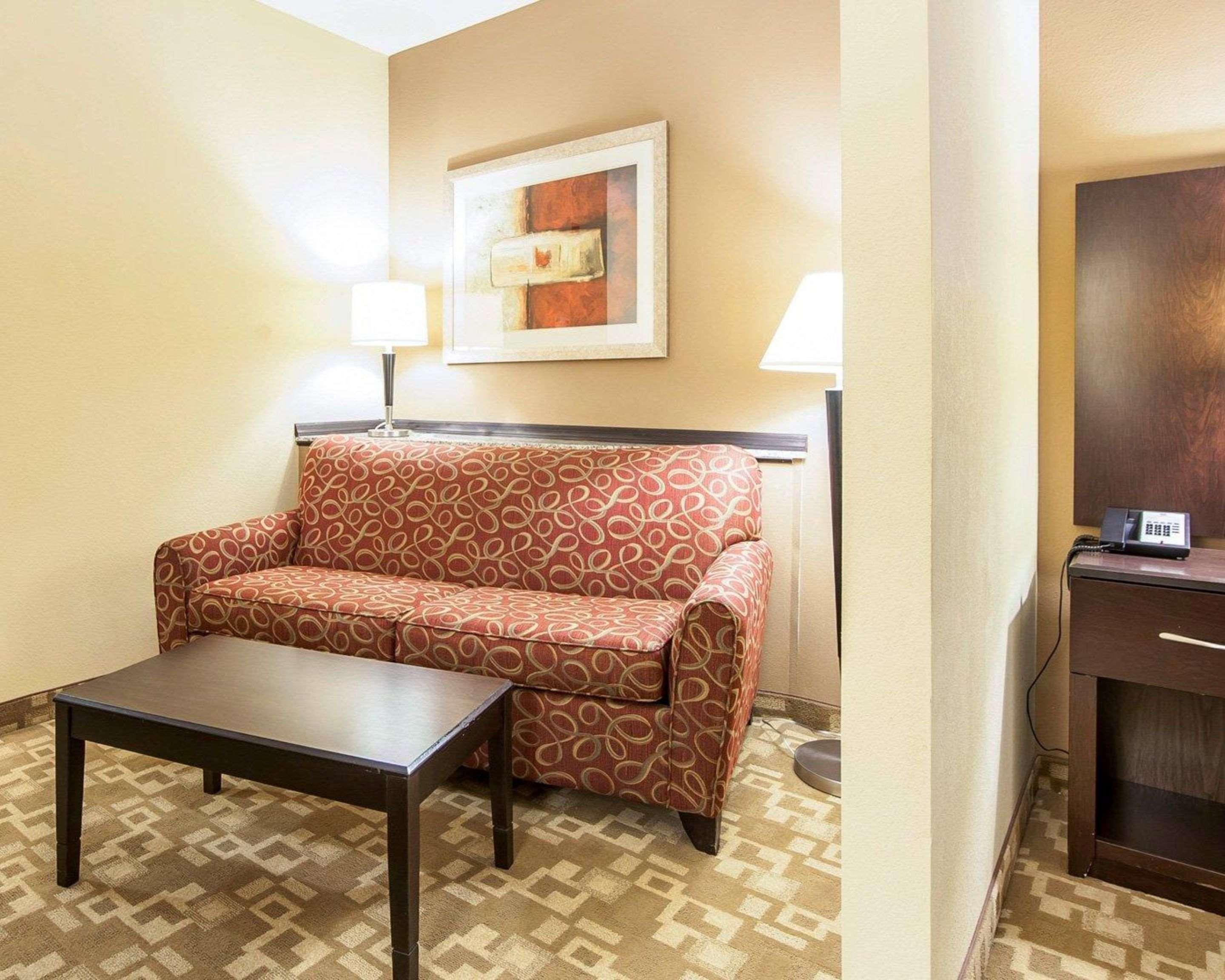 Comfort Suites Рим Екстериор снимка