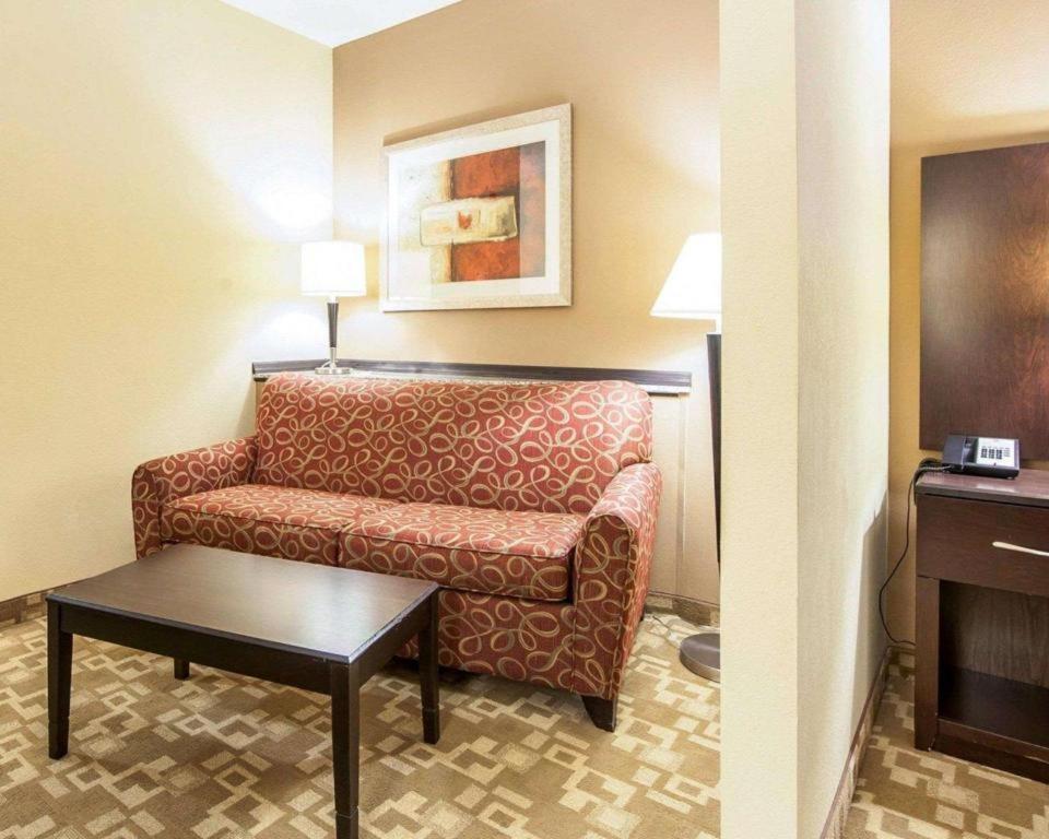 Comfort Suites Рим Екстериор снимка